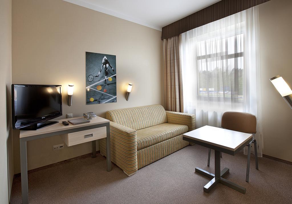 Hotel Jarota Jarocin Δωμάτιο φωτογραφία