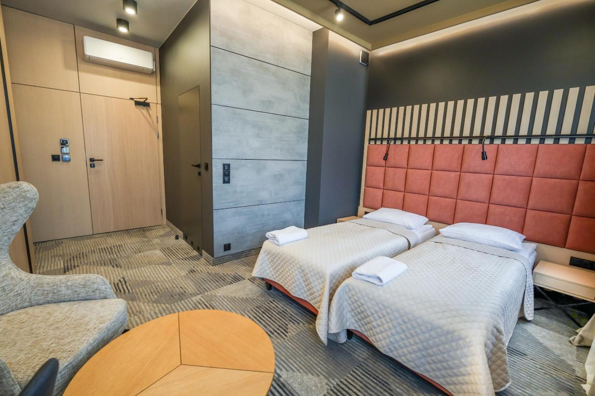Hotel Jarota Jarocin Εξωτερικό φωτογραφία